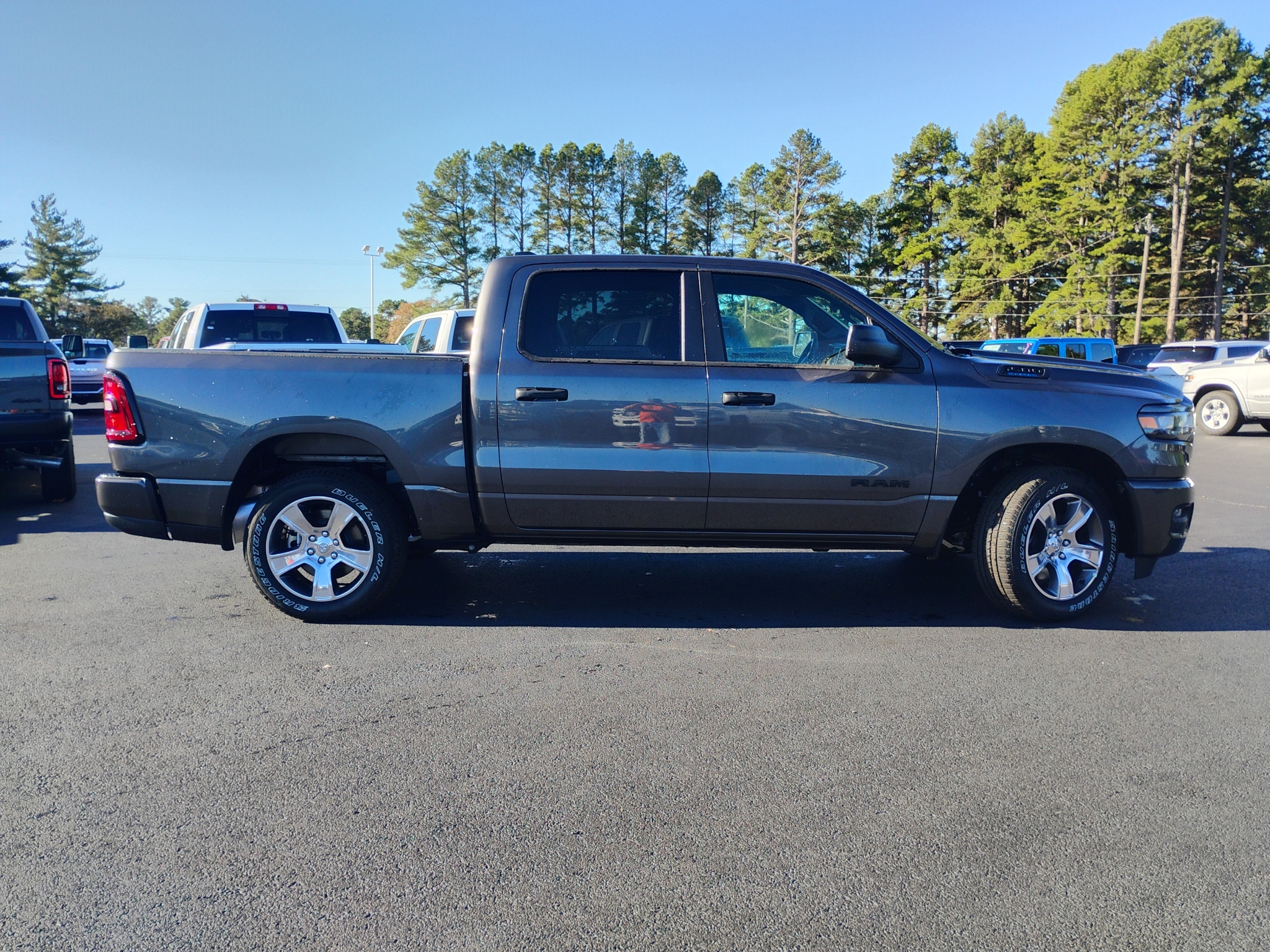 2026 Ram 1500 Express photo 4