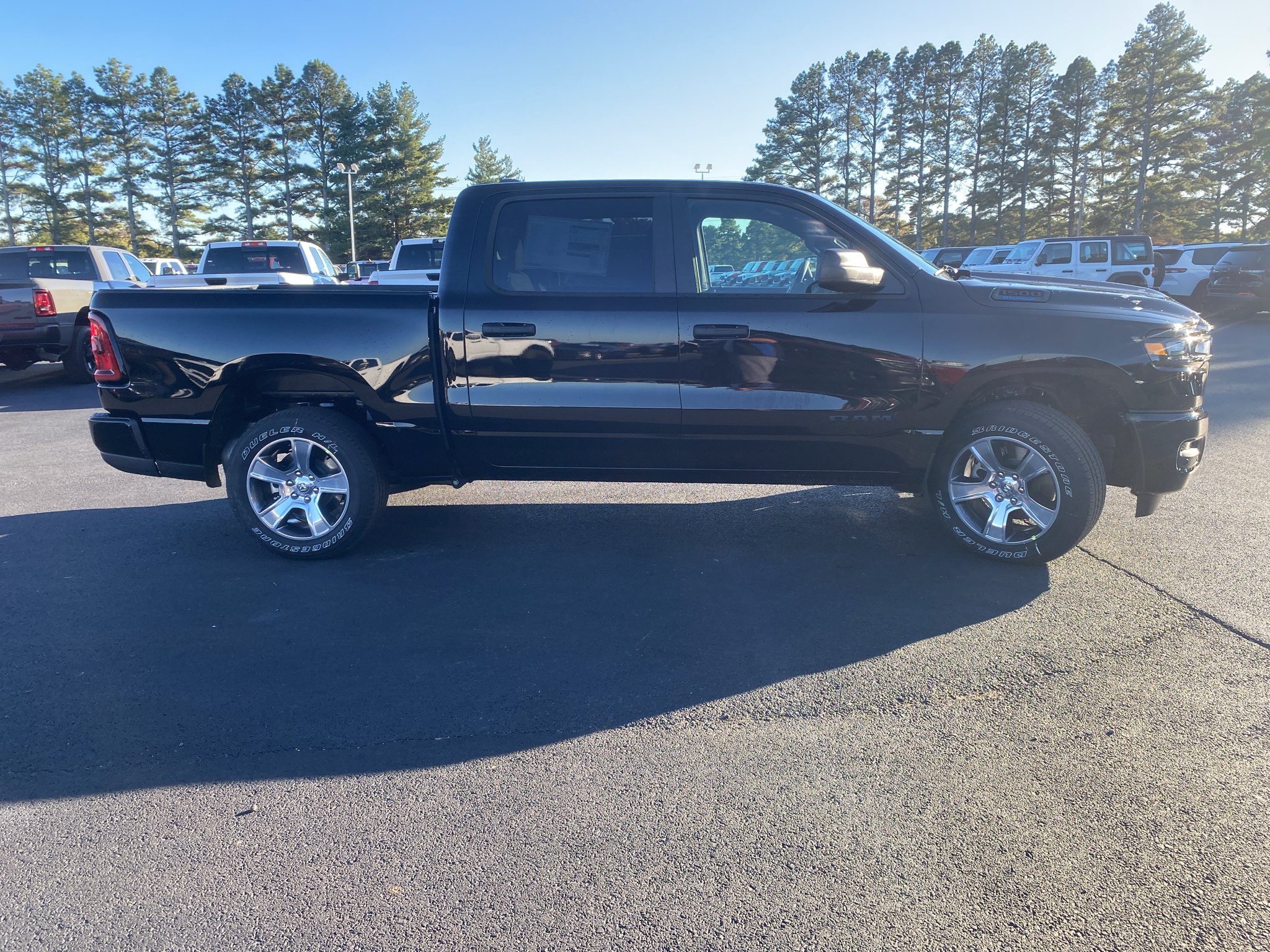 2027 Ram 1500 Express photo 4