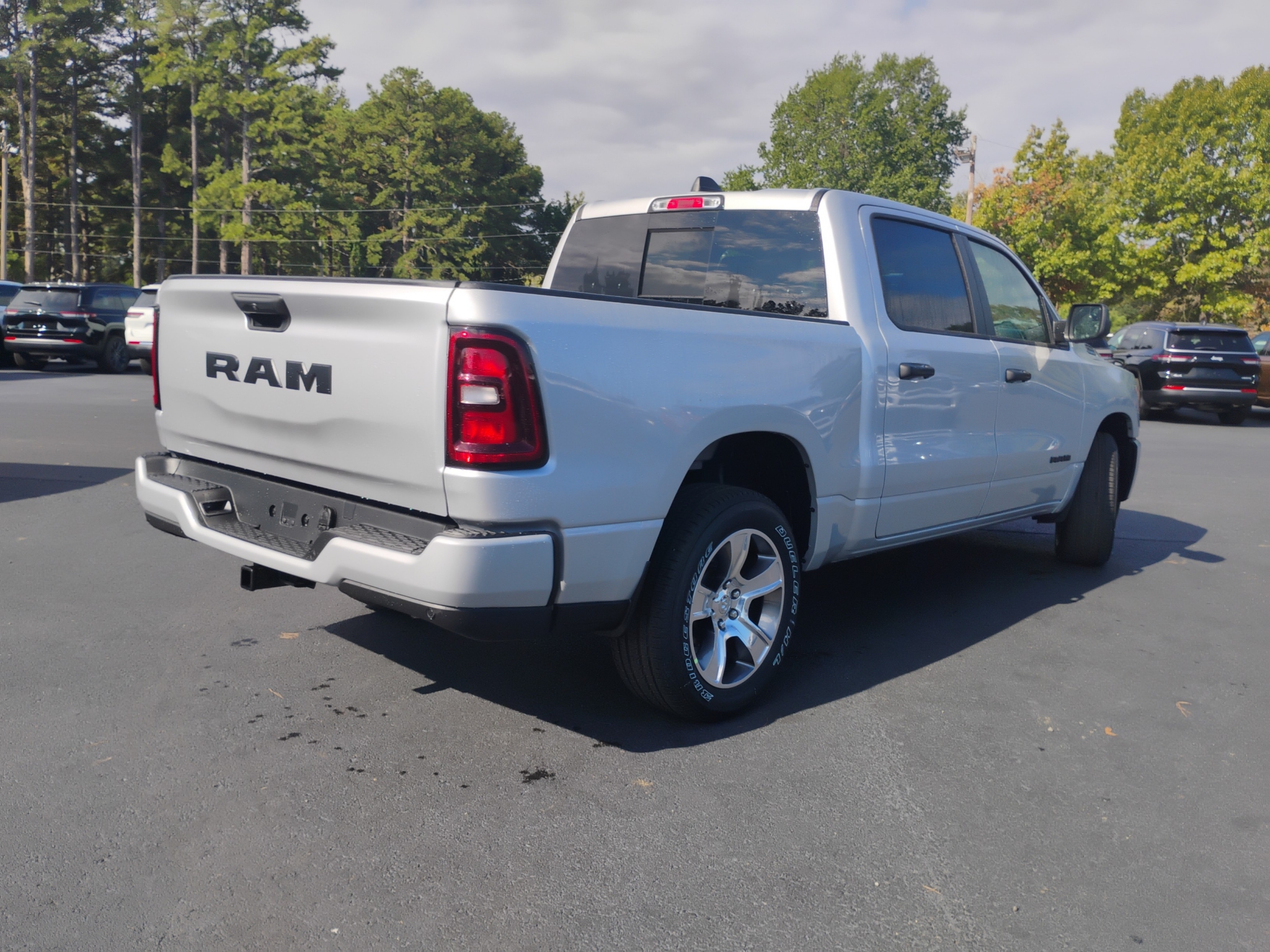 2027 Ram 1500 Express photo 5