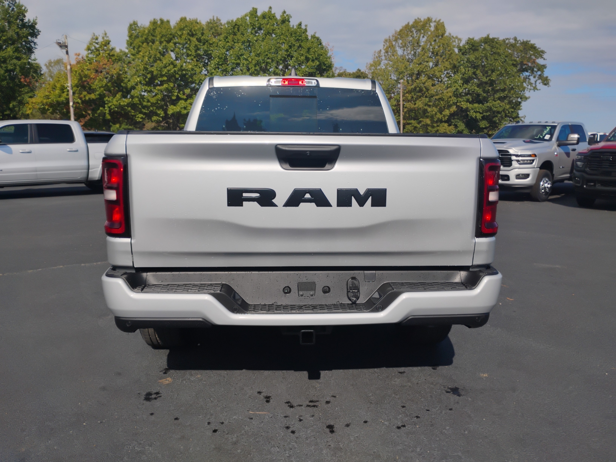 2027 Ram 1500 Express photo 6