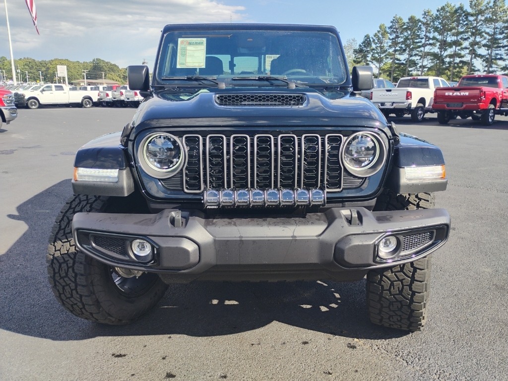 2025 Jeep Gladiator Sport S photo 2