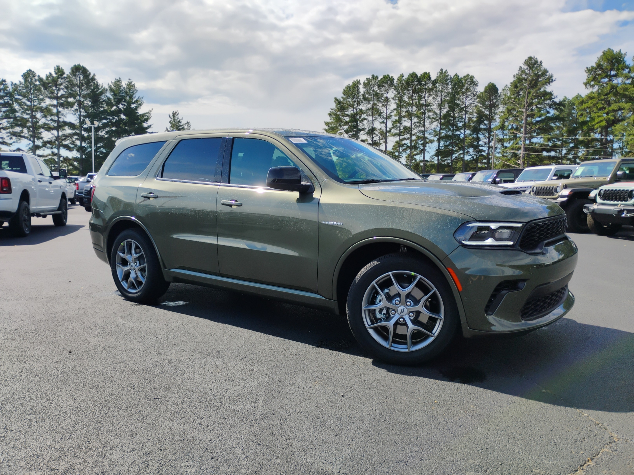 2027 Dodge Durango GT HEMI photo 3