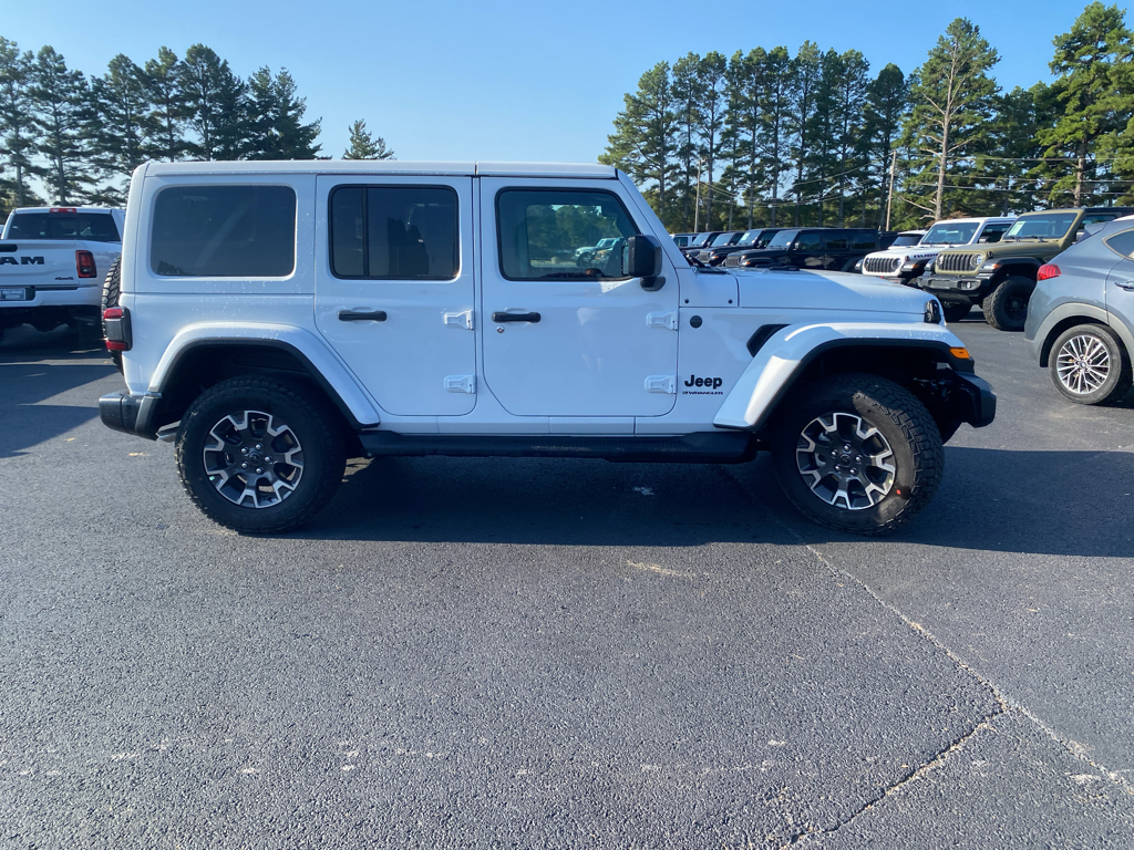 2027 Jeep Wrangler Sahara photo 4
