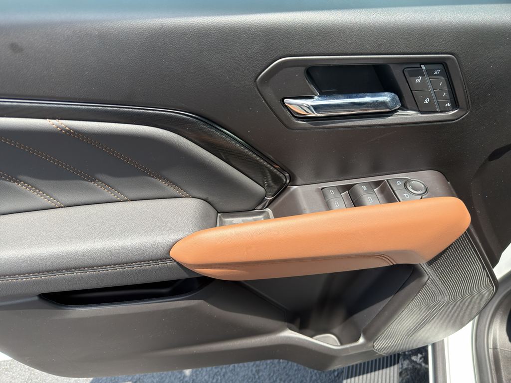 2025 Gmc Canyon representative vehicle photo