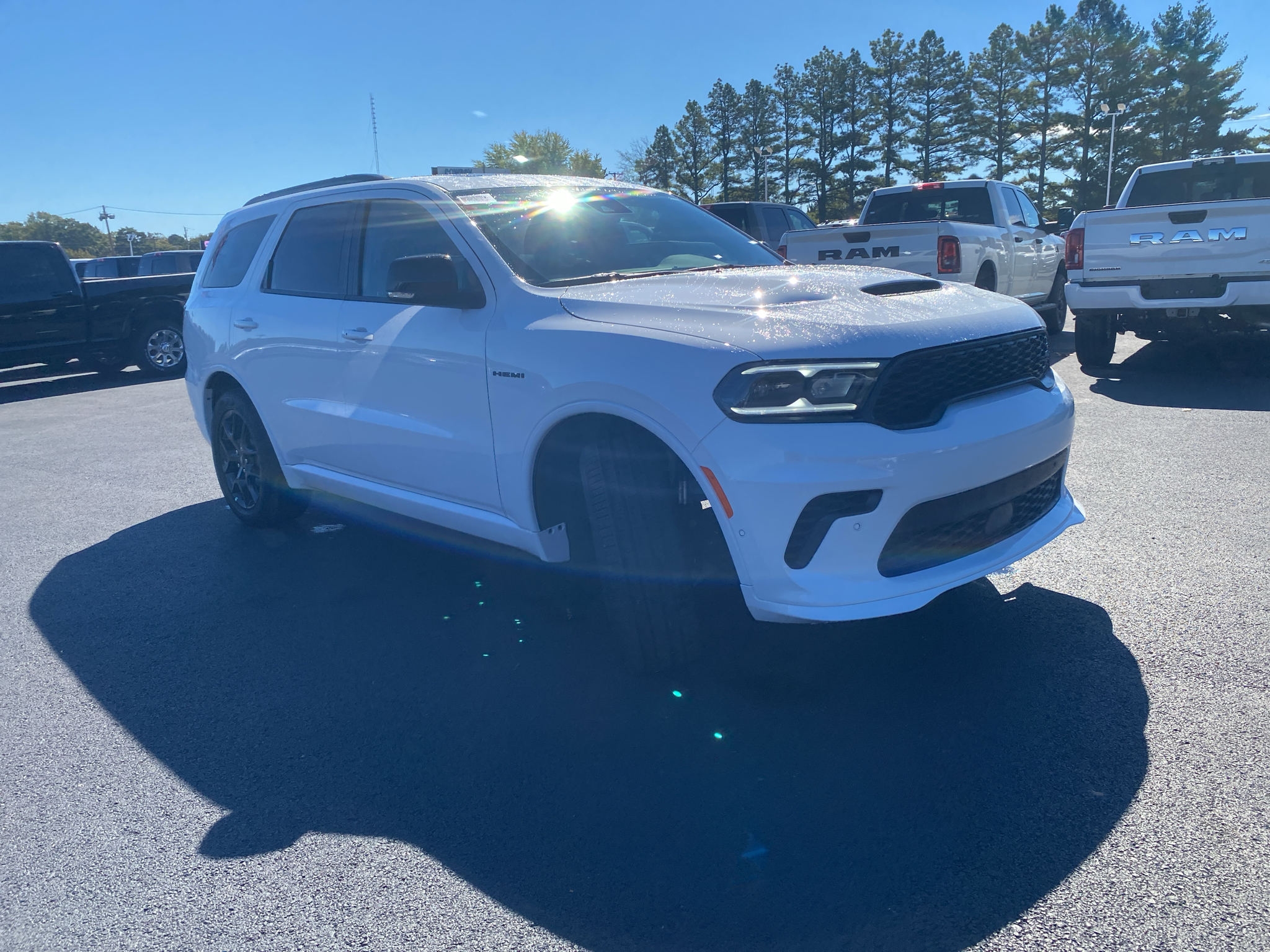 2027 Dodge Durango GT Premium HEMI photo 3