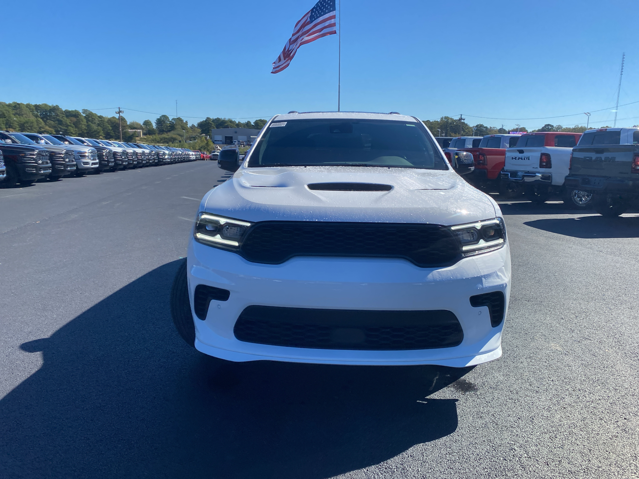 2027 Dodge Durango GT Premium HEMI photo 2