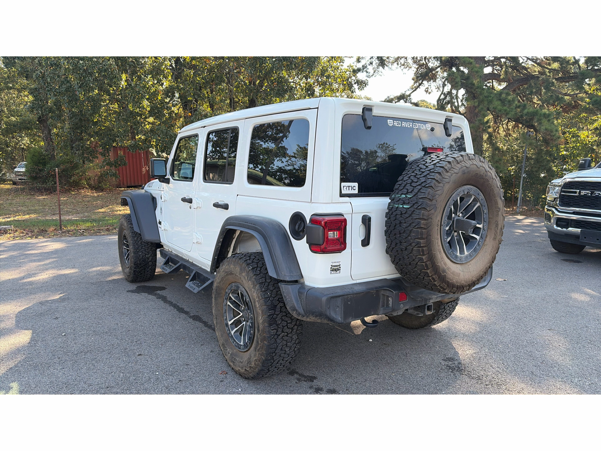 2024 Jeep Wrangler Willys photo 4