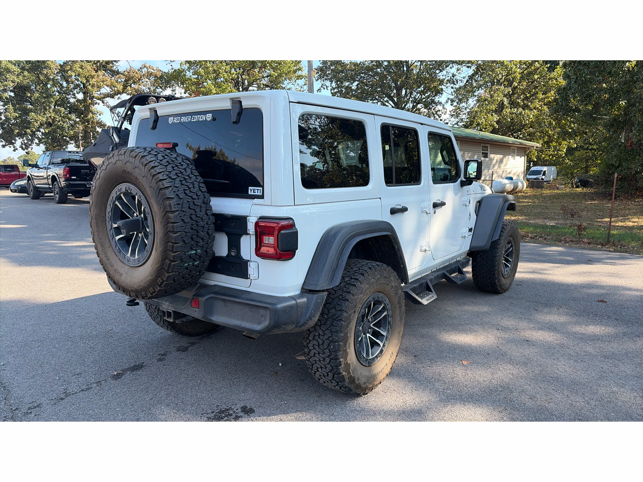 2024 Jeep Wrangler Willys photo 3