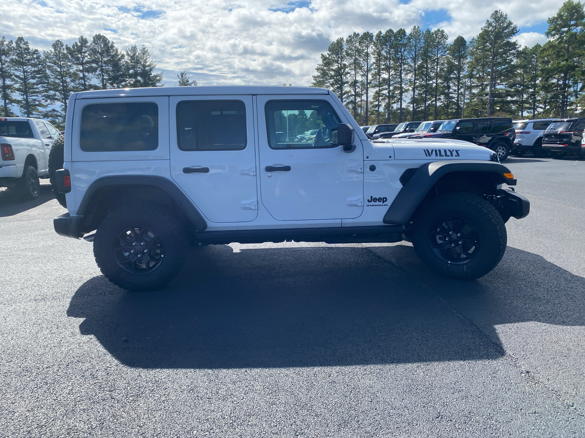 2027 Jeep Wrangler Willys photo 4