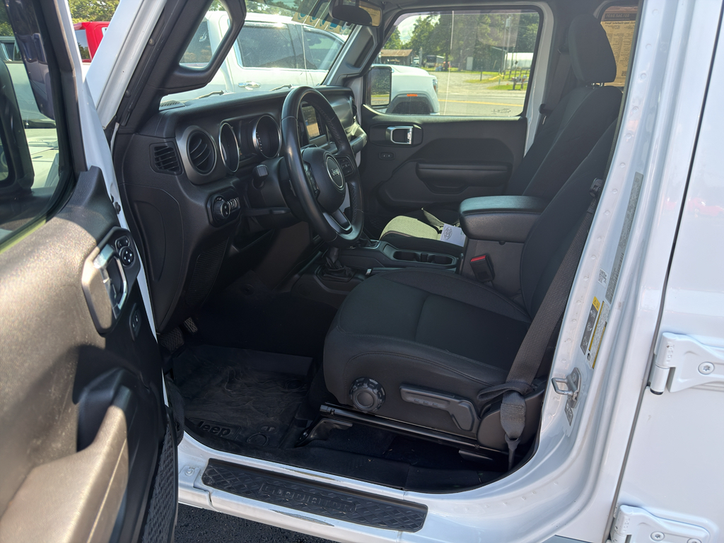 2021 Jeep Gladiator representative vehicle photo