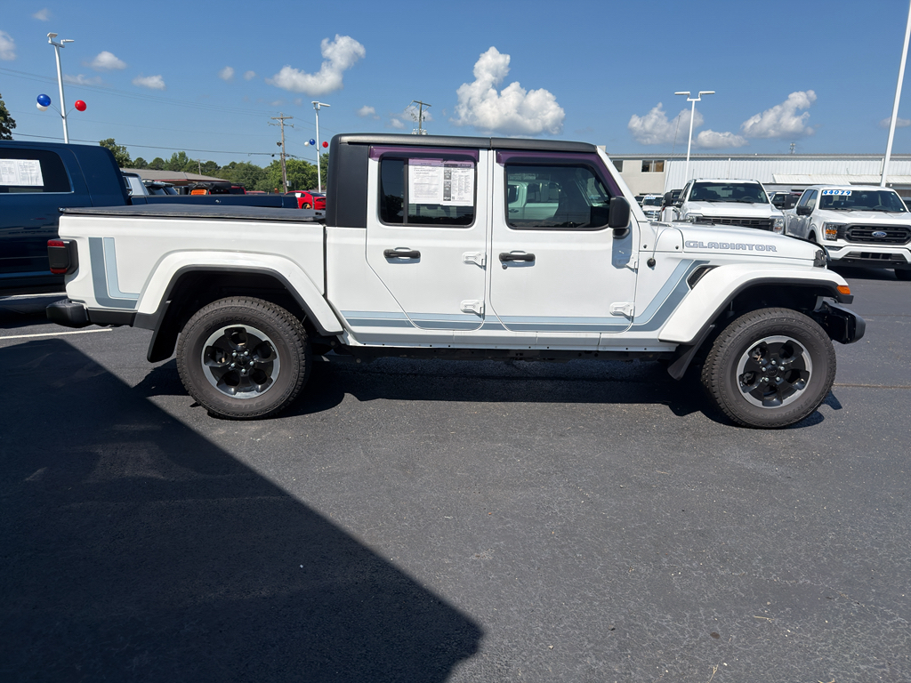 2021 Jeep Gladiator representative vehicle photo