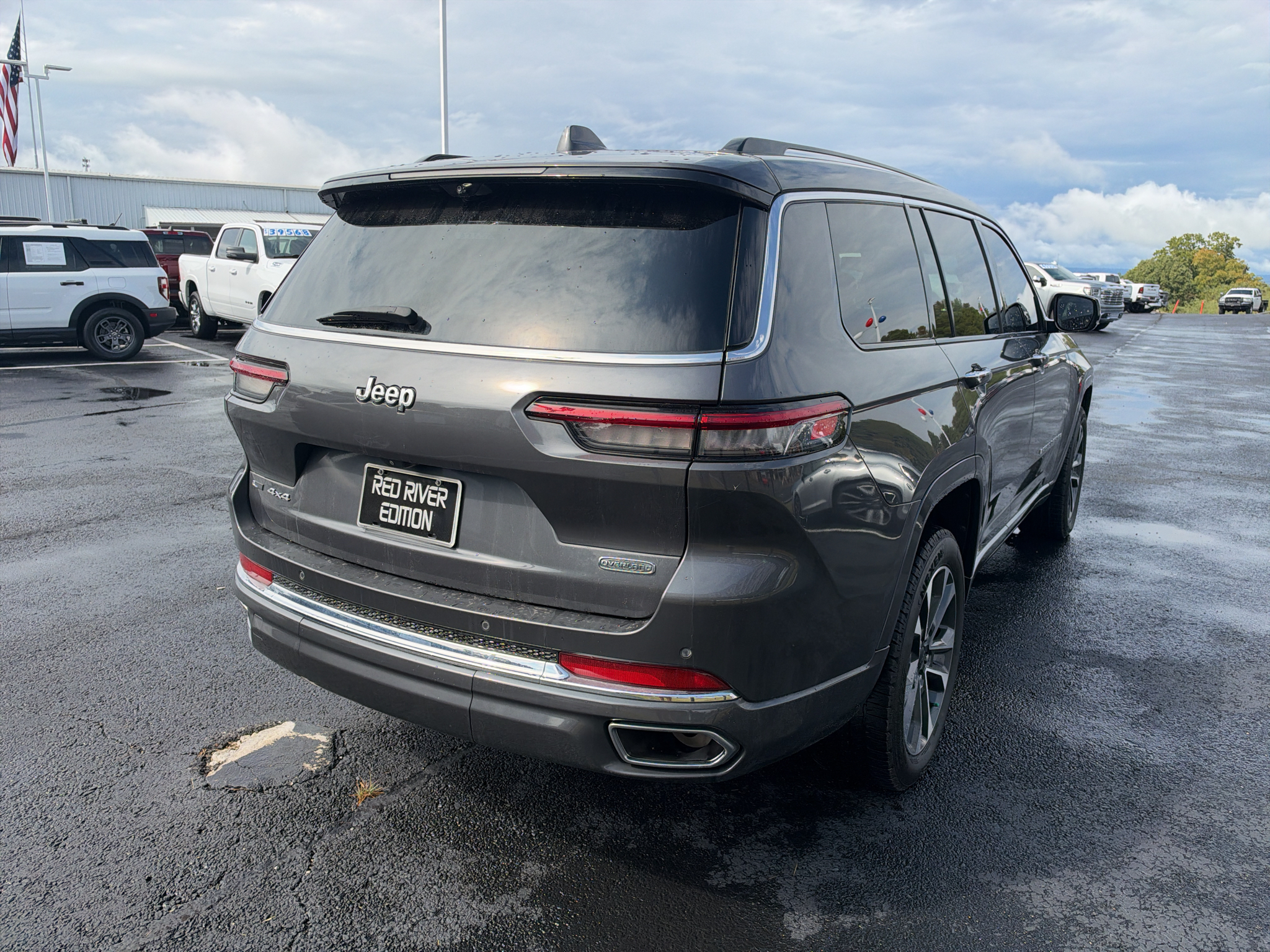 2022 Jeep Grand Cherokee L Overland photo 5