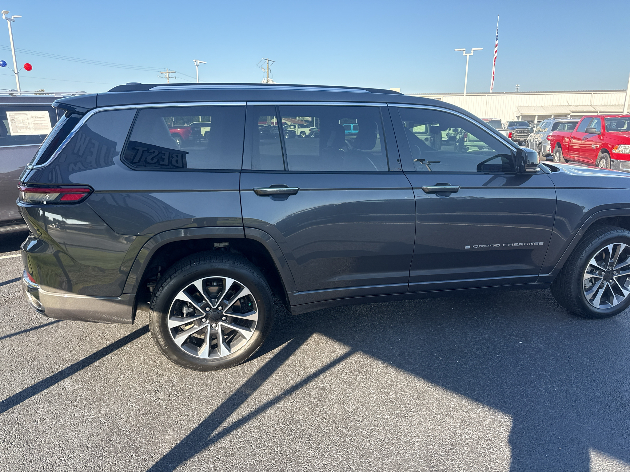 2022 Jeep Grand Cherokee L Overland photo 4