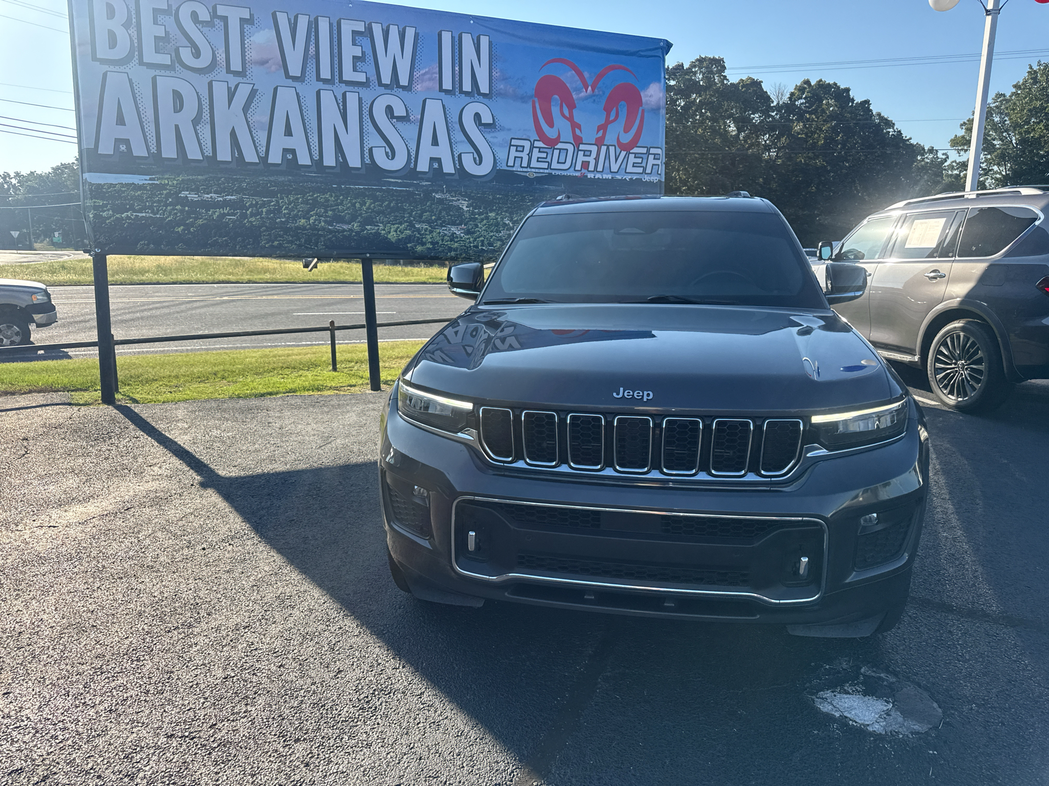 2022 Jeep Grand Cherokee L Overland photo 2
