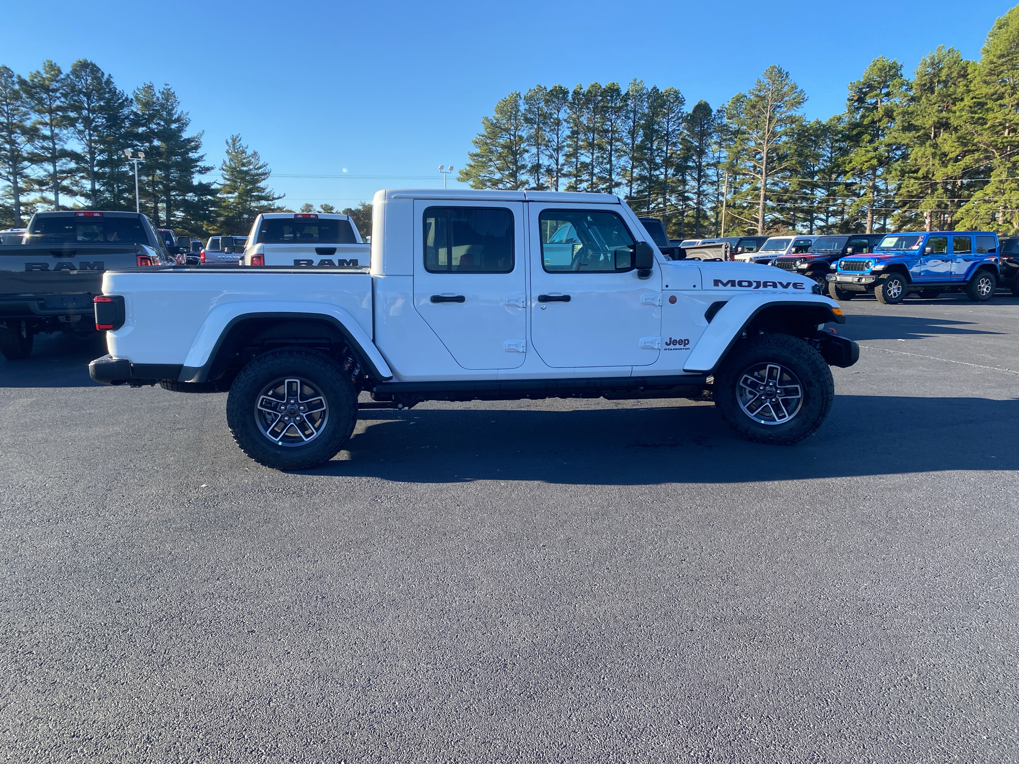2027 Jeep Gladiator Mojave photo 5