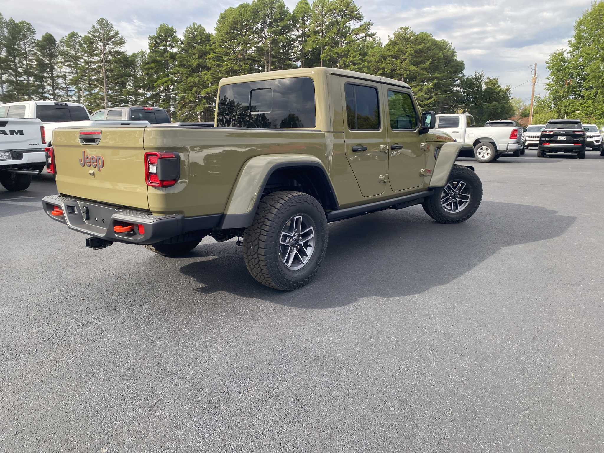 2027 Jeep Gladiator Mojave photo 5