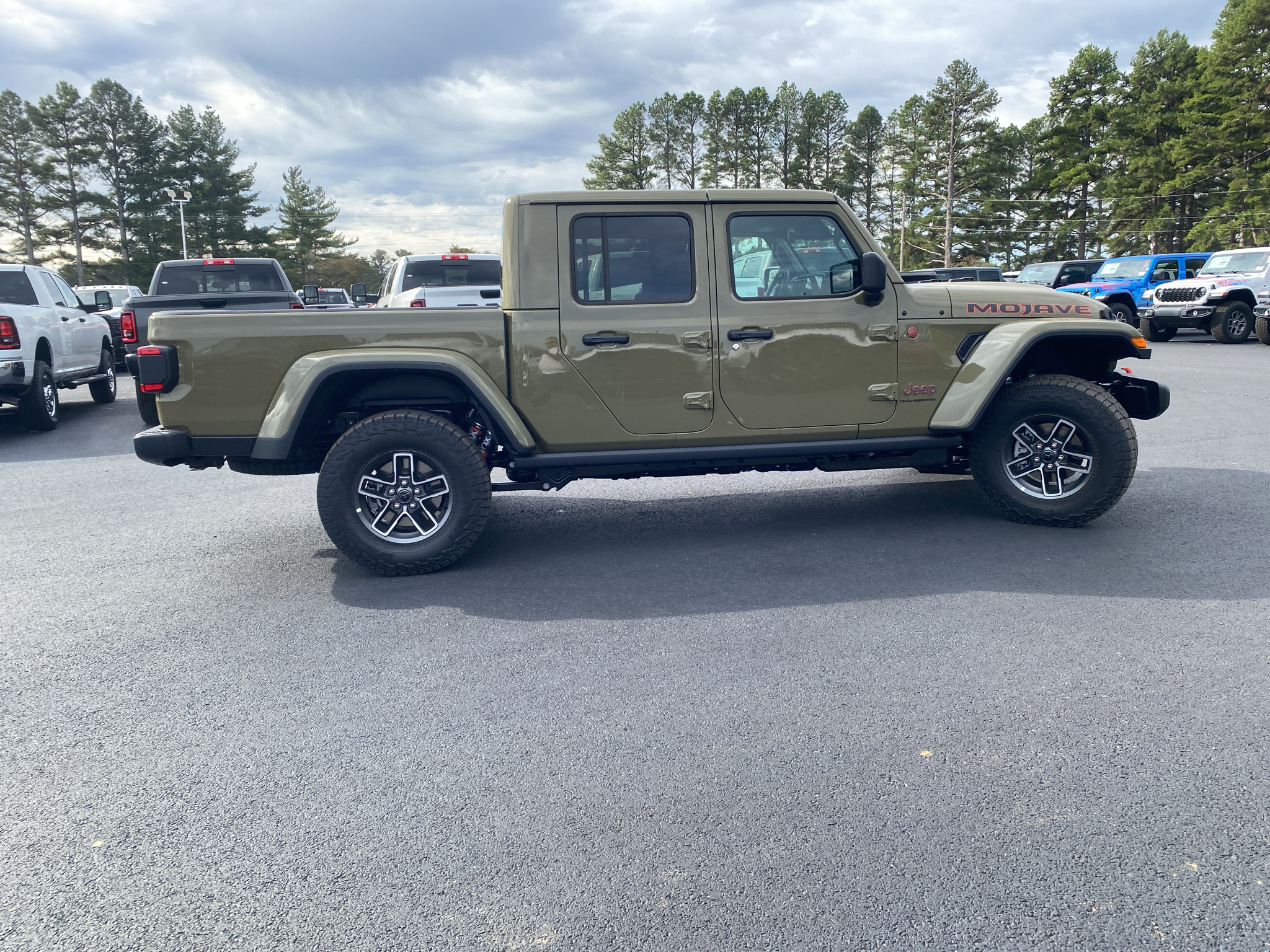 2027 Jeep Gladiator Mojave photo 4