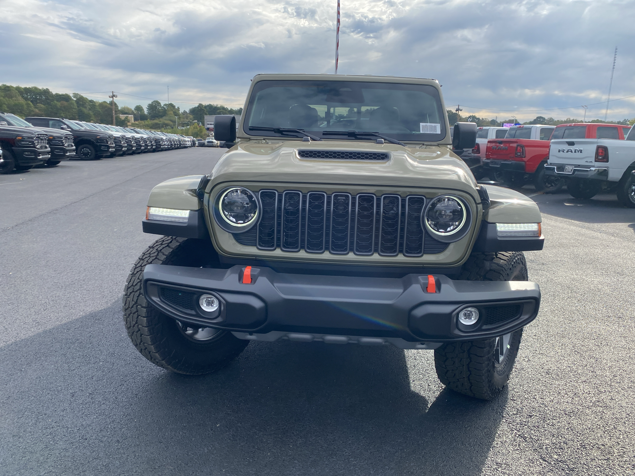 2027 Jeep Gladiator Mojave photo 2