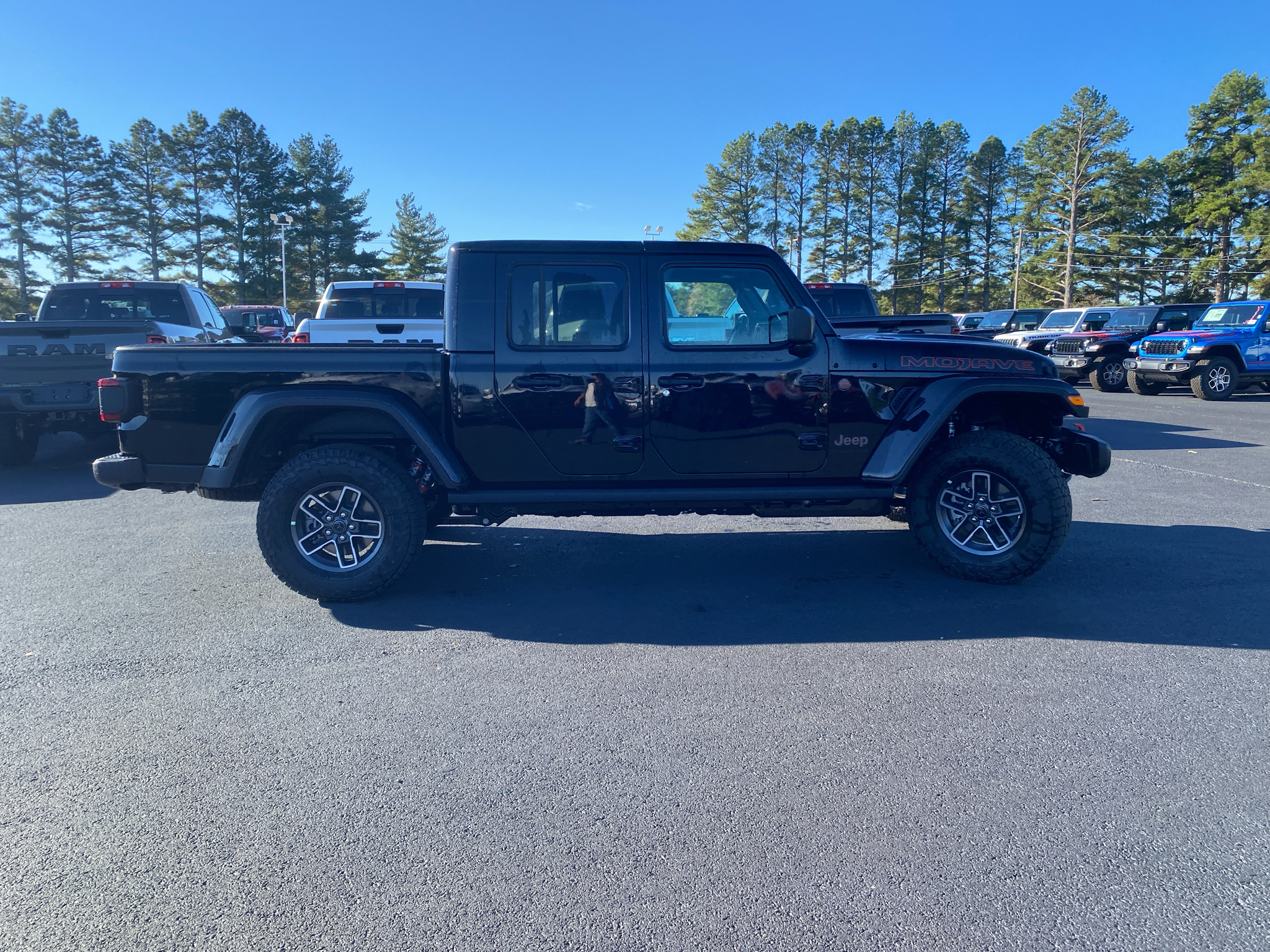 2027 Jeep Gladiator Mojave photo 4