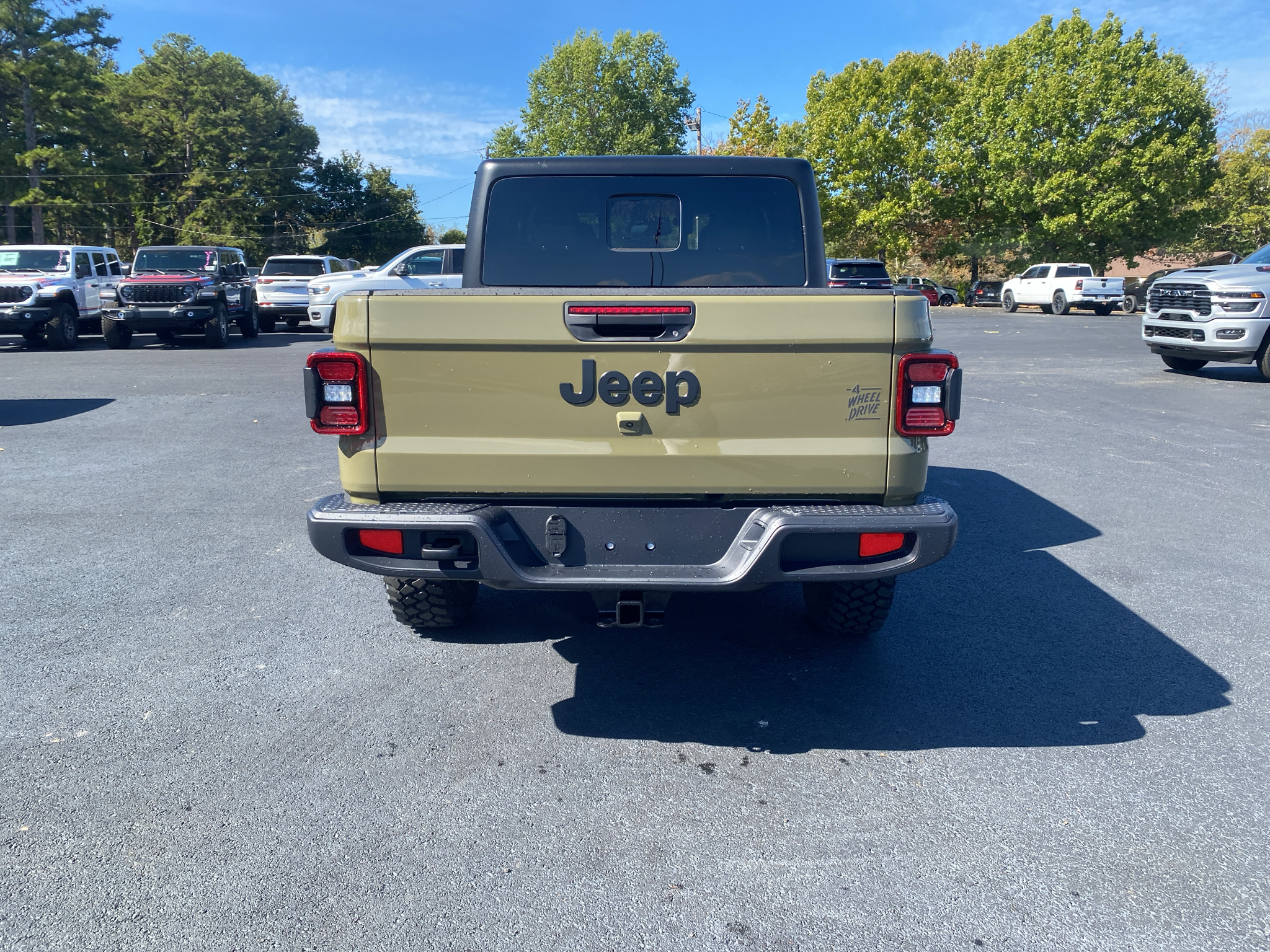 2027 Jeep Gladiator Willys photo 6