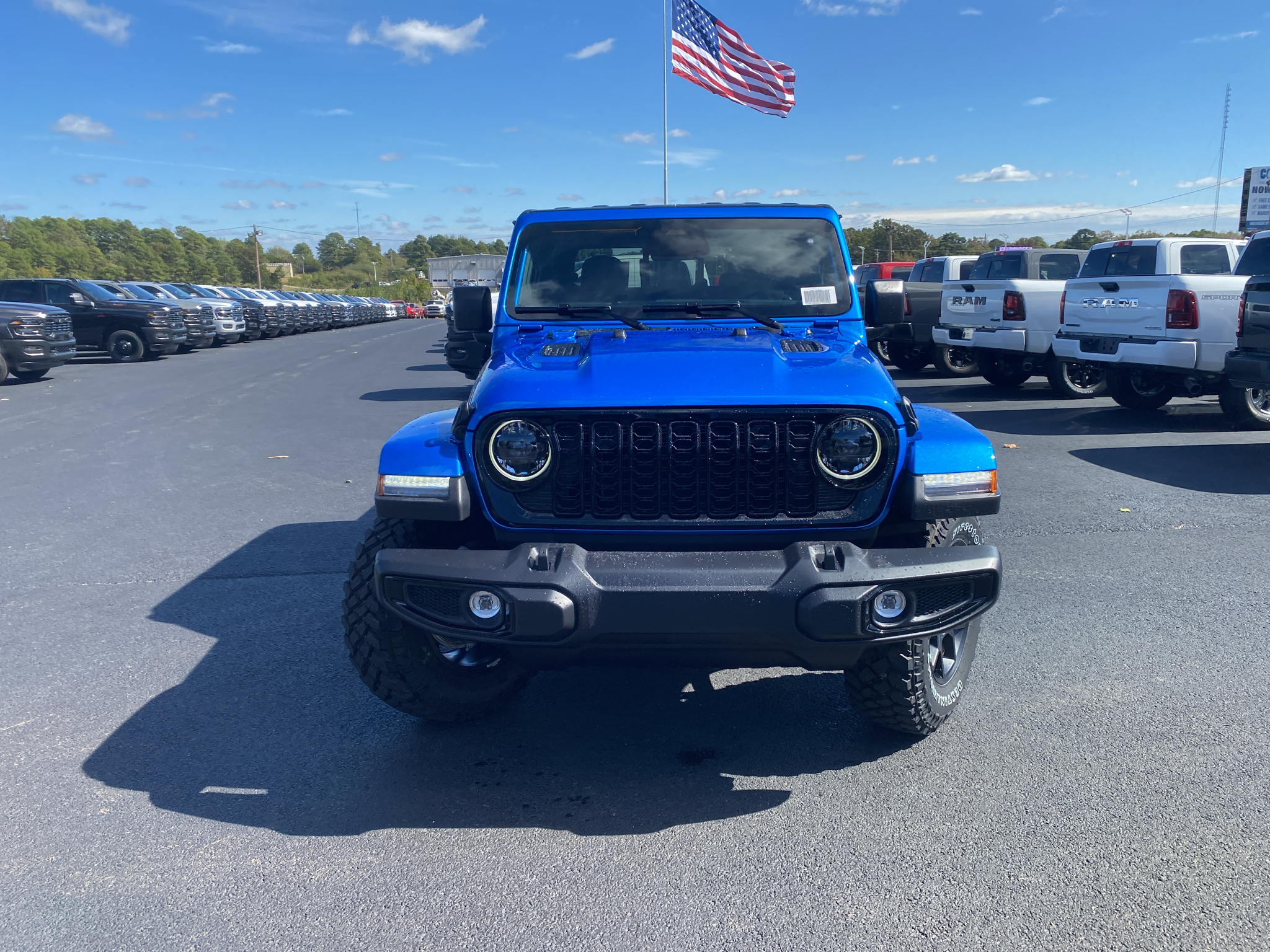 2027 Jeep Gladiator Willys photo 2