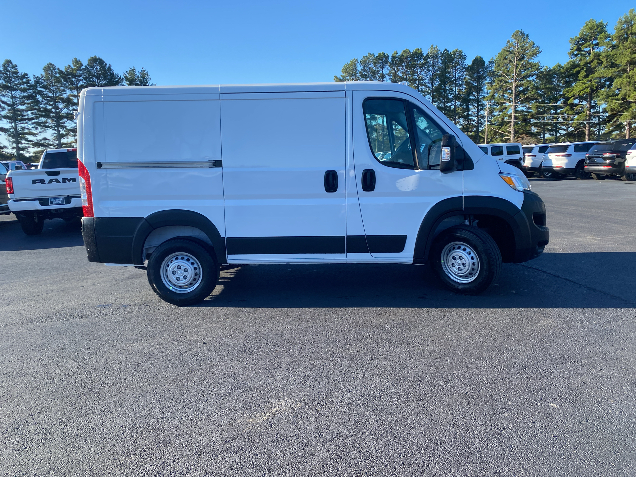 2027 Ram ProMaster 1500 Tradesman photo 4