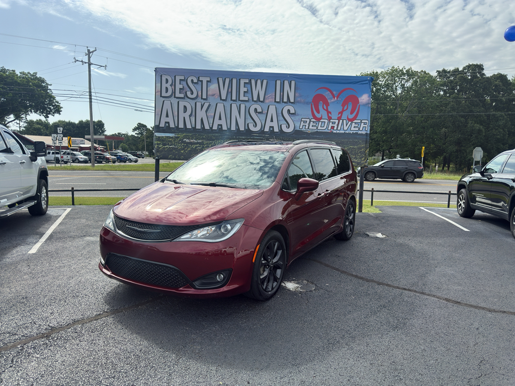 2020 Chrysler Pacifica Touring L Plus photo 1