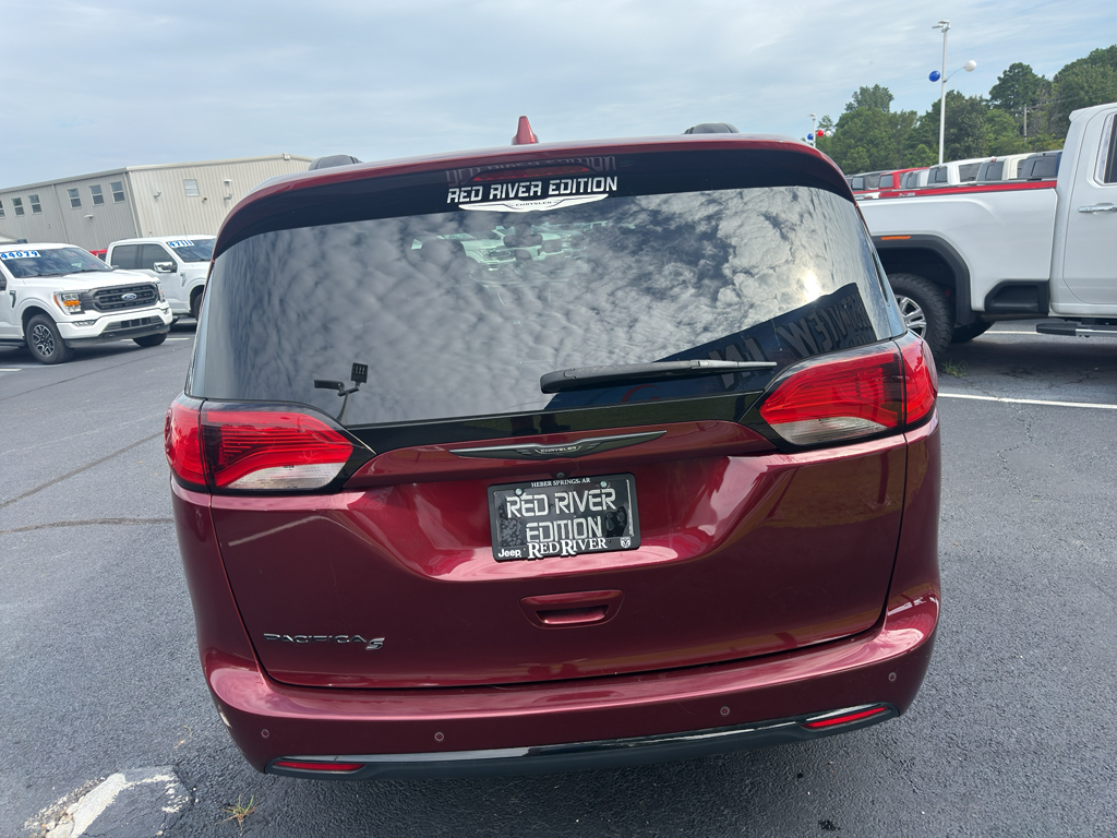 2020 Chrysler Pacifica Touring L Plus photo 6