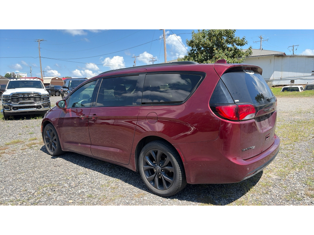 2020 Chrysler Pacifica Touring L Plus photo 4