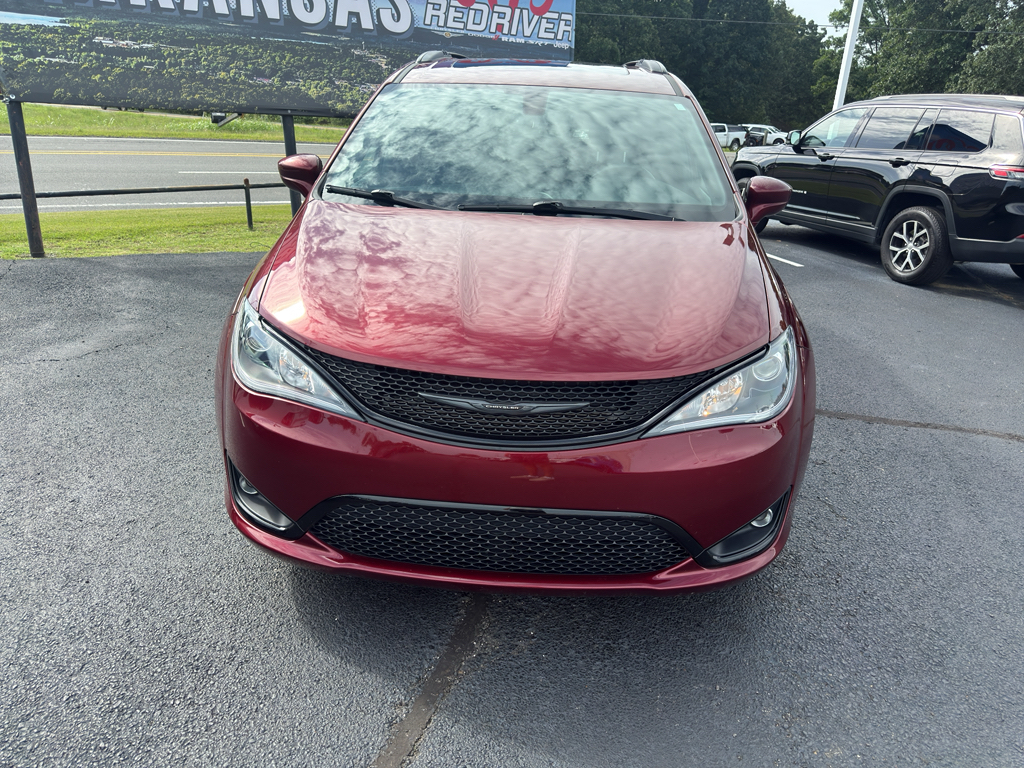 2020 Chrysler Pacifica Touring L Plus photo 2