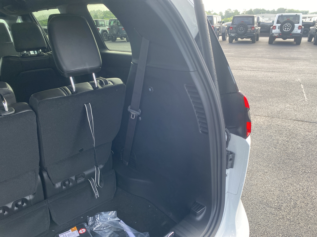 2027 Chrysler Pacifica representative vehicle photo