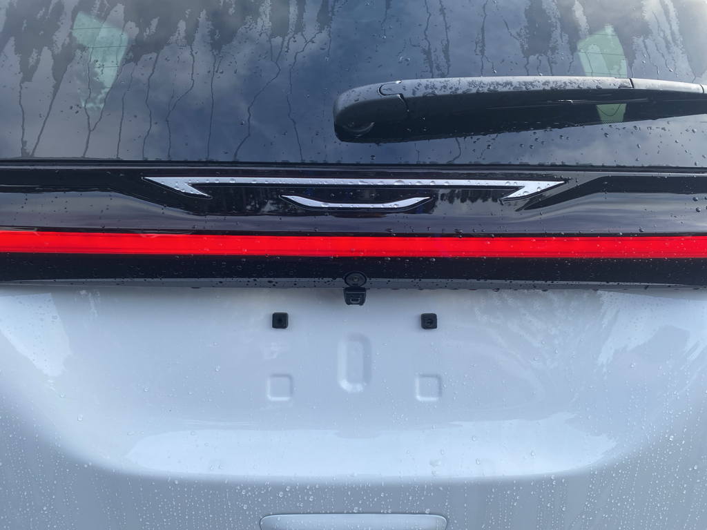 2027 Chrysler Pacifica representative vehicle photo