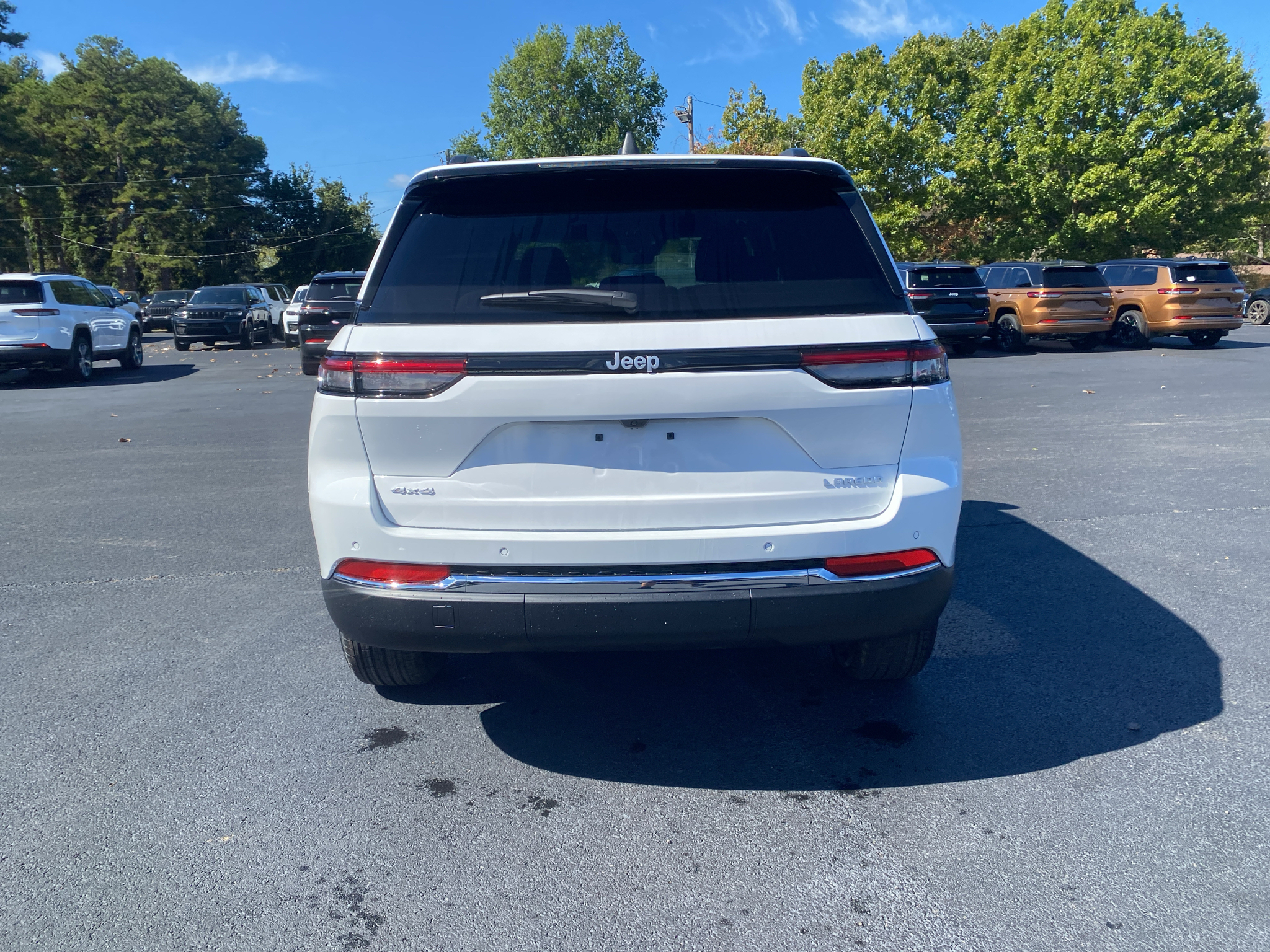 2027 Jeep Grand Cherokee Laredo X photo 6