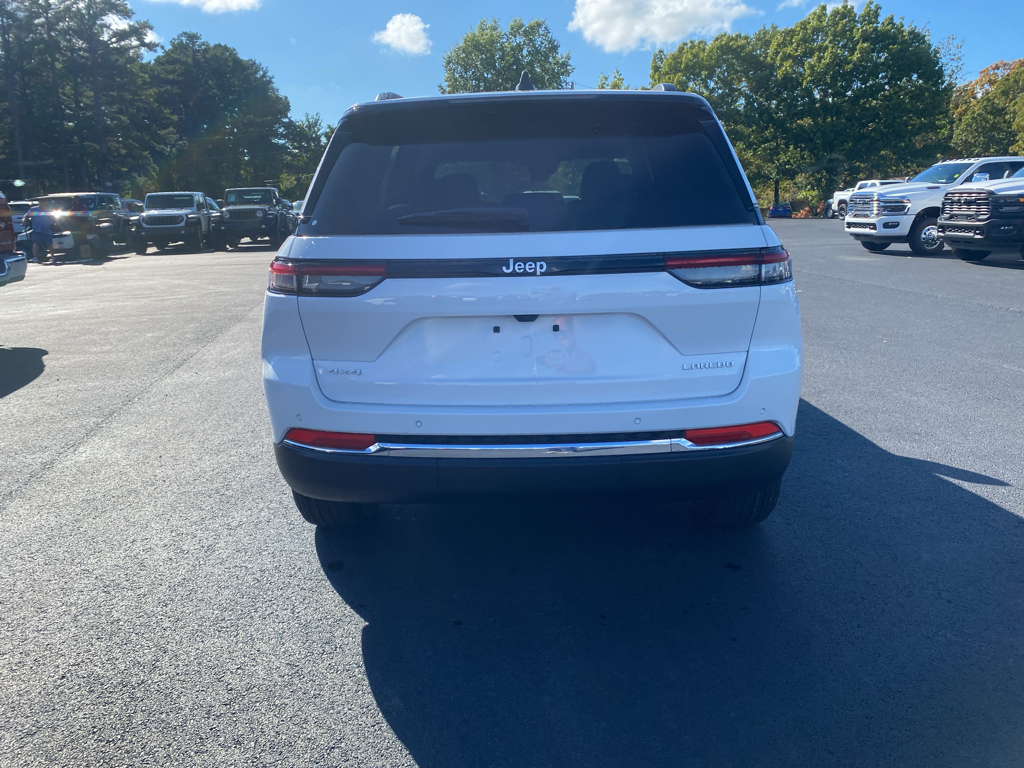 2027 Jeep Grand Cherokee Laredo X photo 6