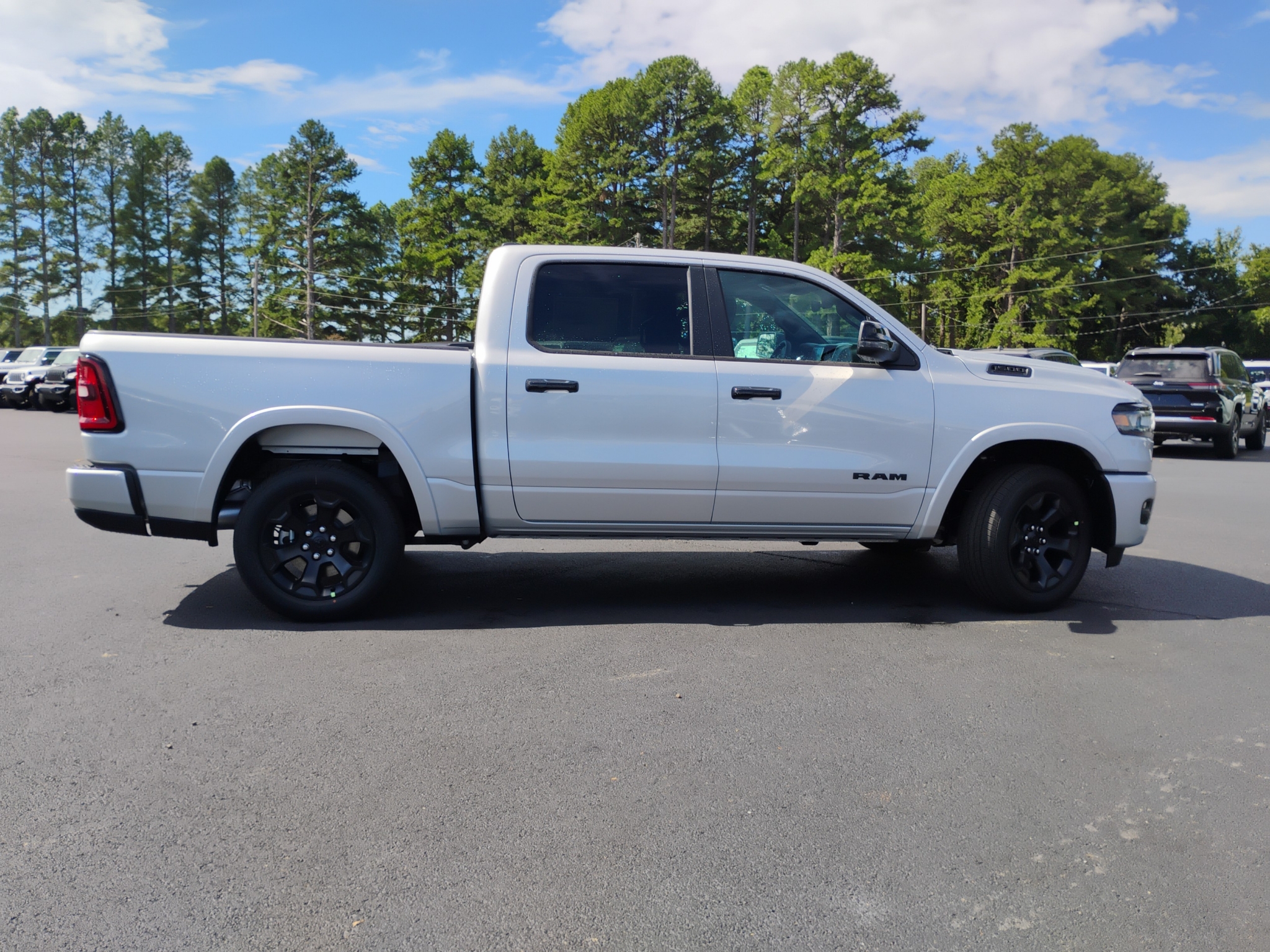 2027 Ram 1500 Big Horn photo 4
