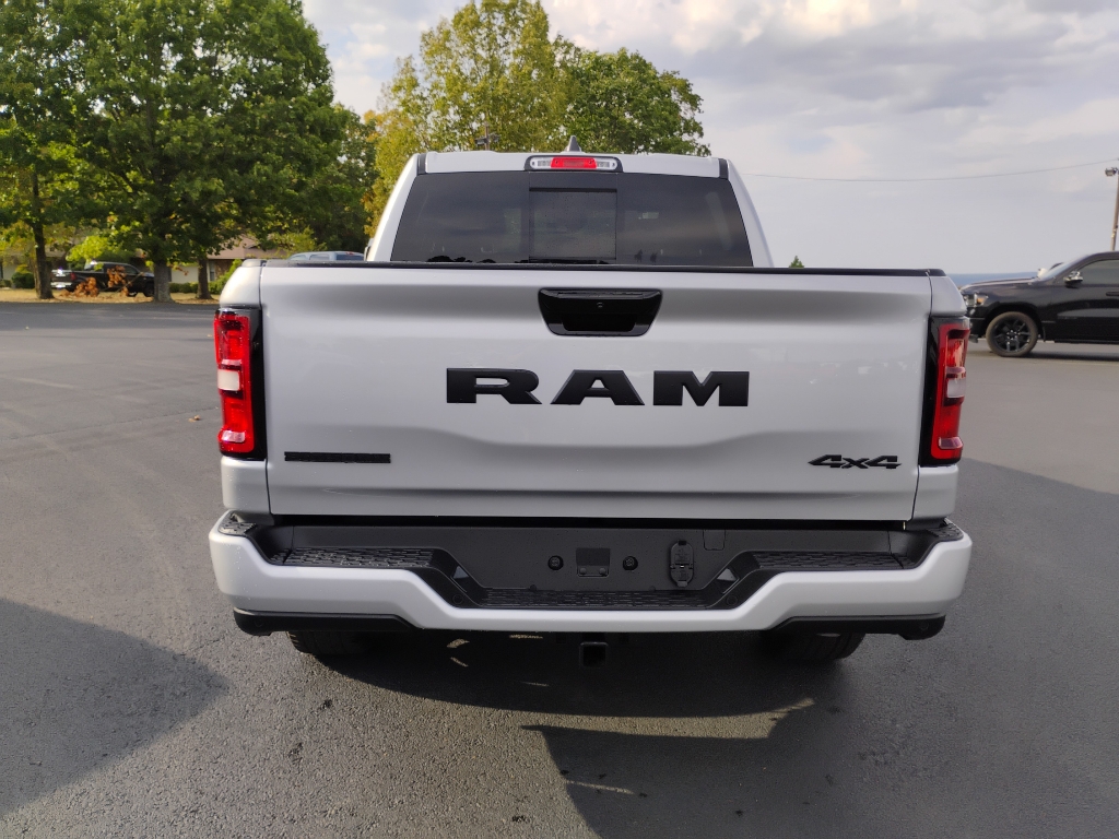 2027 Ram 1500 Big Horn photo 6