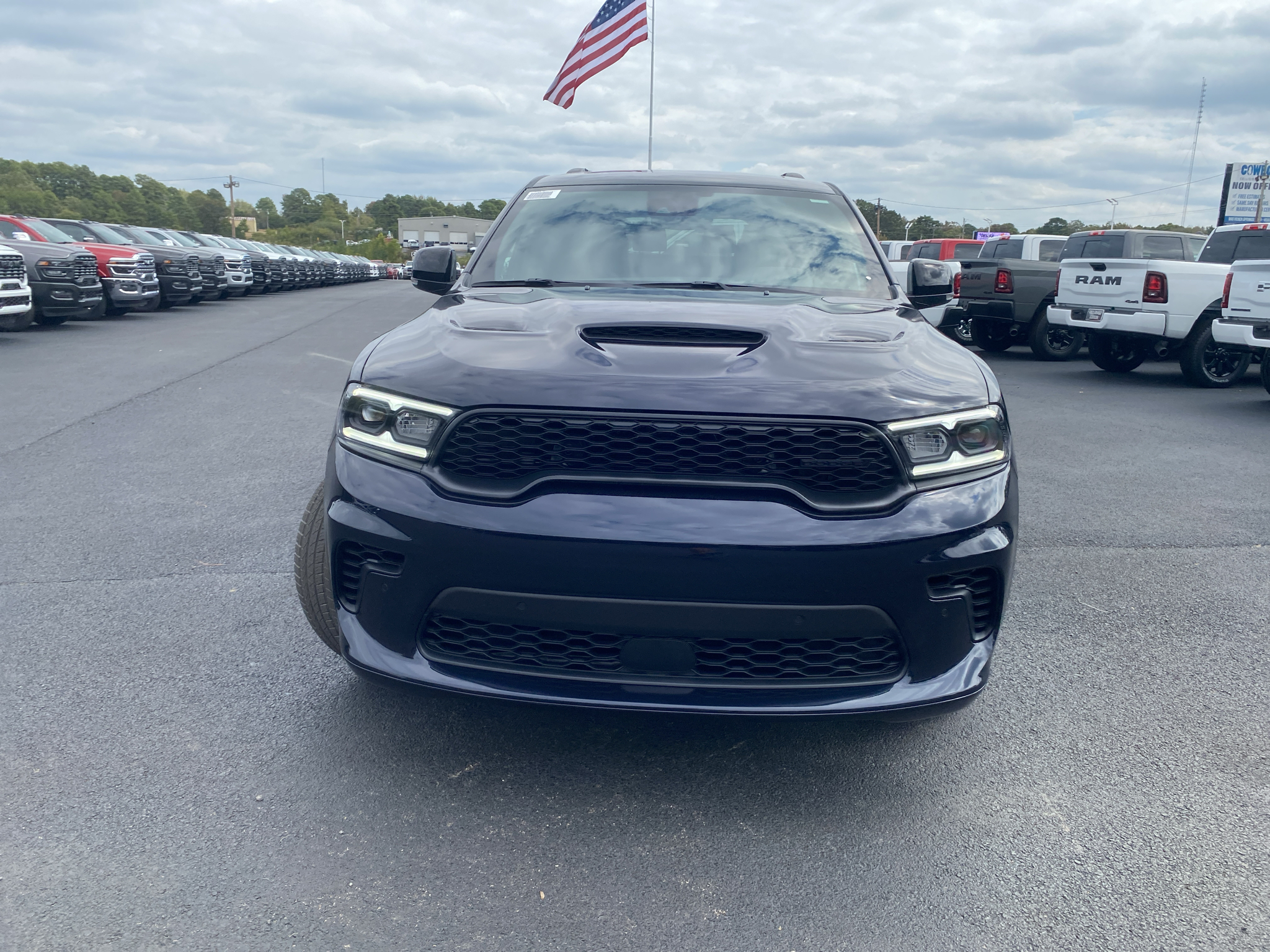 2027 Dodge Durango R/T 392 Premium photo 6