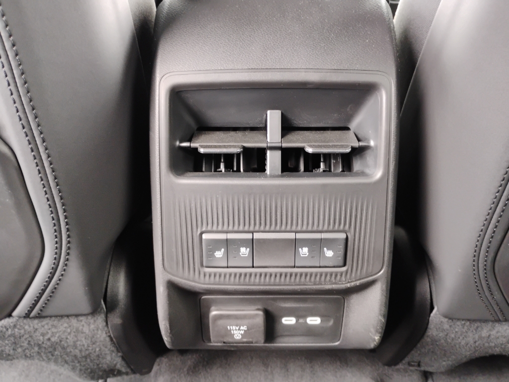 2025 Jeep Wagoneer S representative vehicle photo