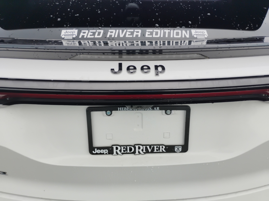 2025 Jeep Wagoneer S representative vehicle photo