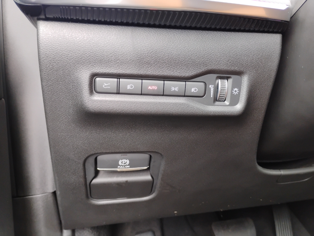 2025 Jeep Wagoneer S representative vehicle photo