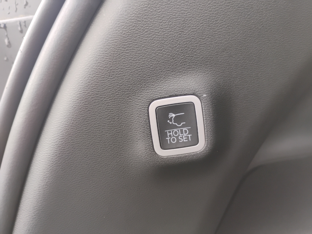 2025 Jeep Wagoneer S representative vehicle photo
