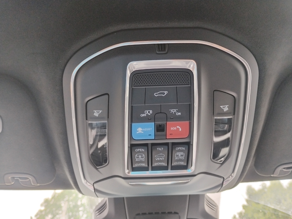 2025 Jeep Wagoneer S representative vehicle photo