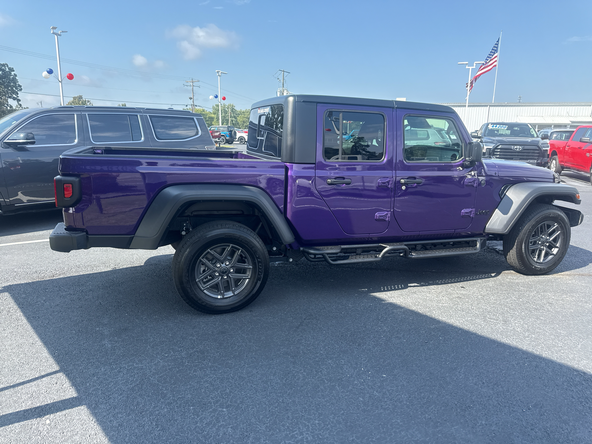2026 Jeep Gladiator Sport S photo 4