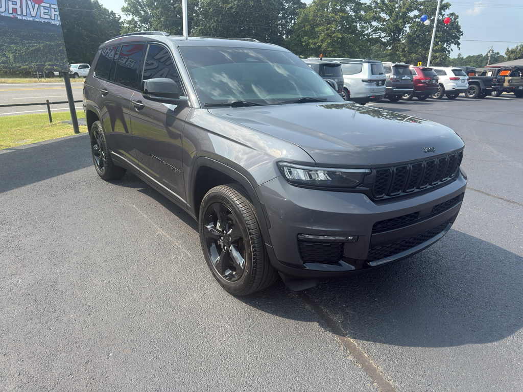2025 Jeep Grand Cherokee L Limited photo 3