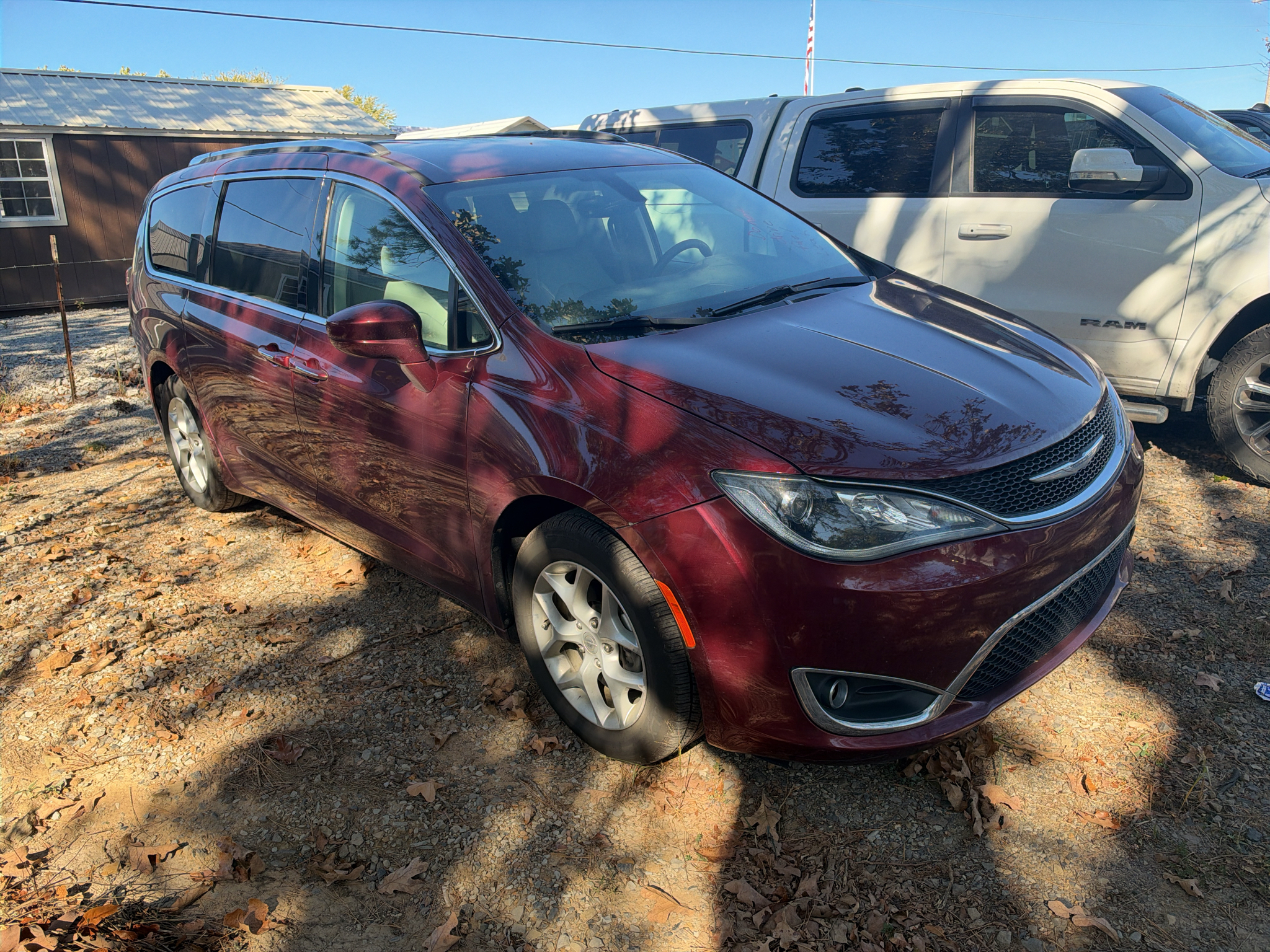 2017 Chrysler Pacifica Touring-L Plus photo 1