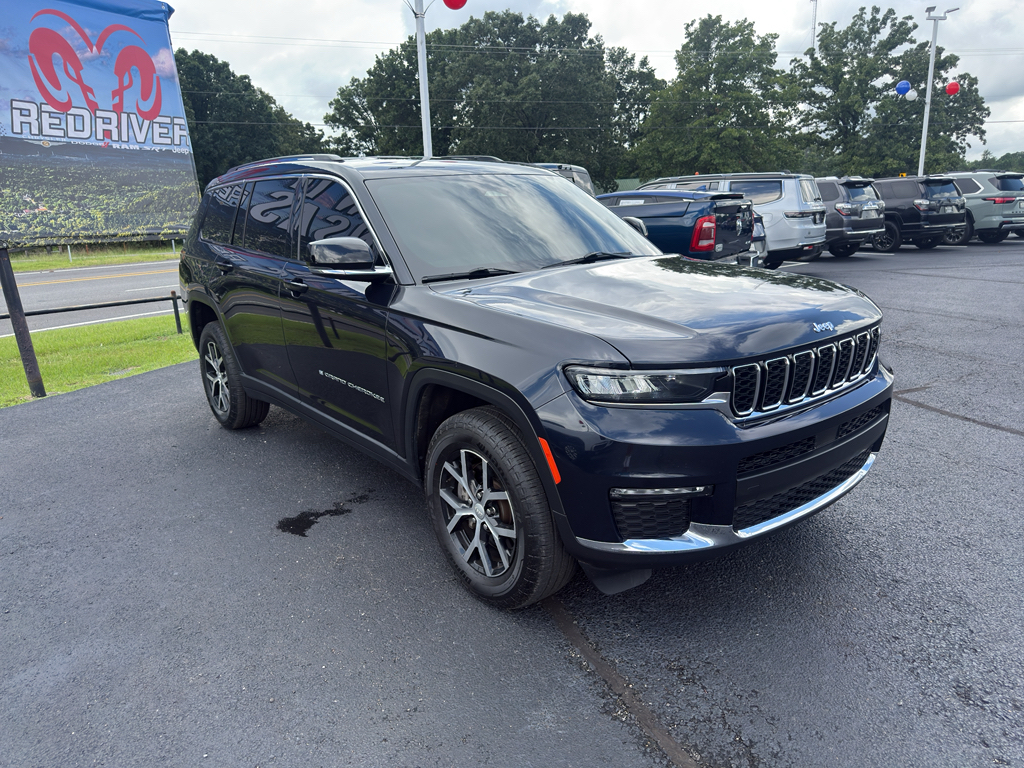 2023 Jeep Grand Cherokee L Limited photo 3