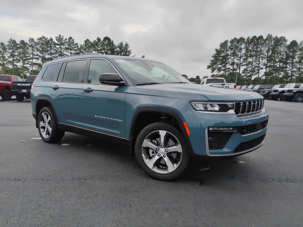 2026 Jeep Grand Cherokee L Limited photo 3