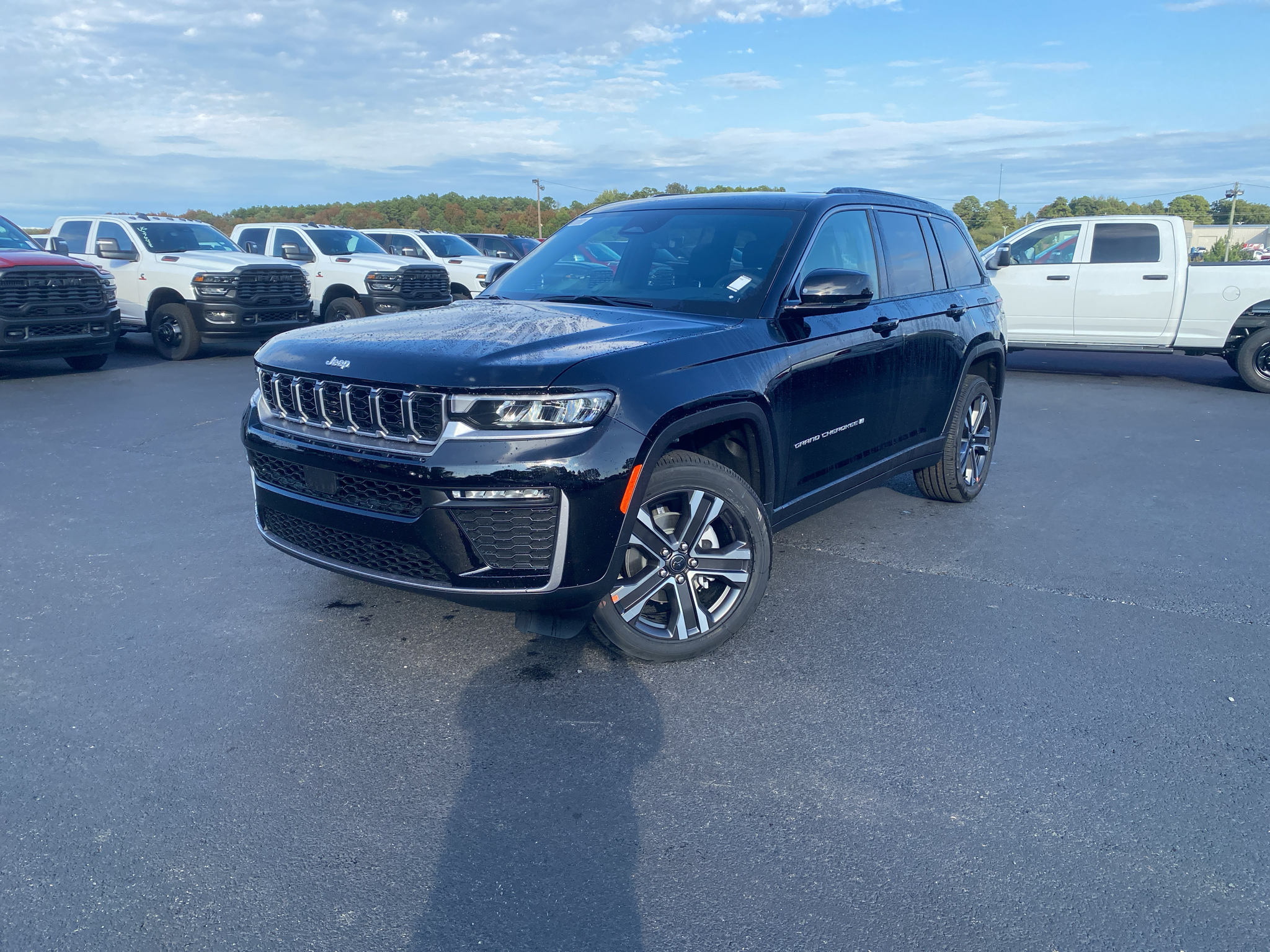 2027 Jeep Grand Cherokee Limited photo 1