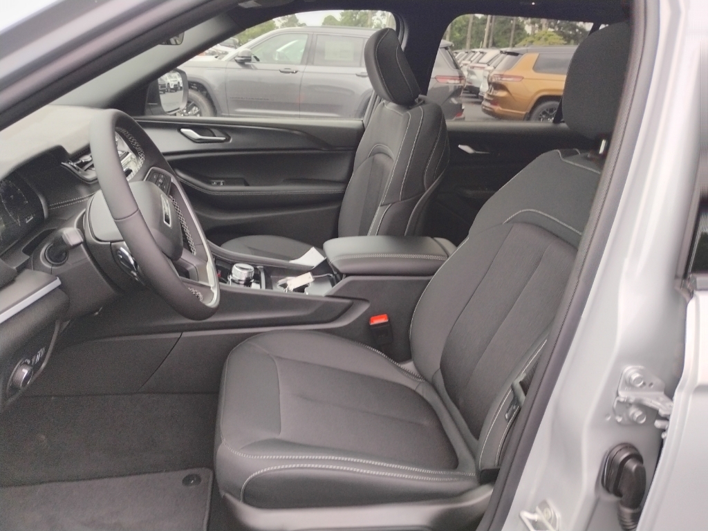 2026 Jeep Grand Cherokee representative vehicle photo