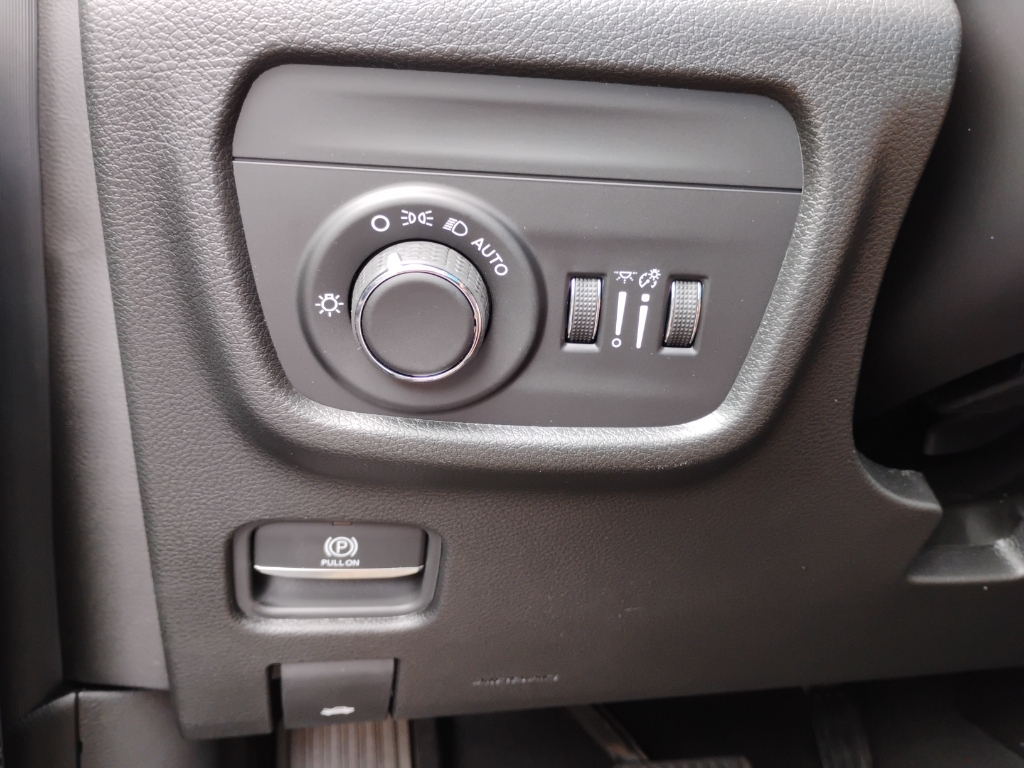 2026 Jeep Grand Cherokee representative vehicle photo